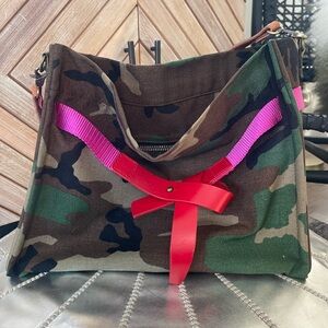 Parker Thatch Blair Bag